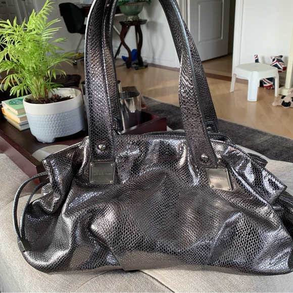 Michael Kors 1981 Platinum/Silver Metallic Leather Handbag - Picture 4 of 9